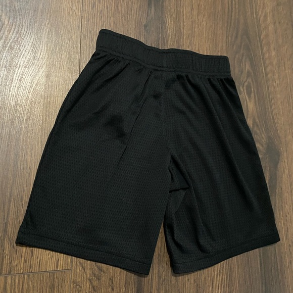 NWOT Boy’s Nike Black Mesh Shorts 7/L - Picture 7 of 7